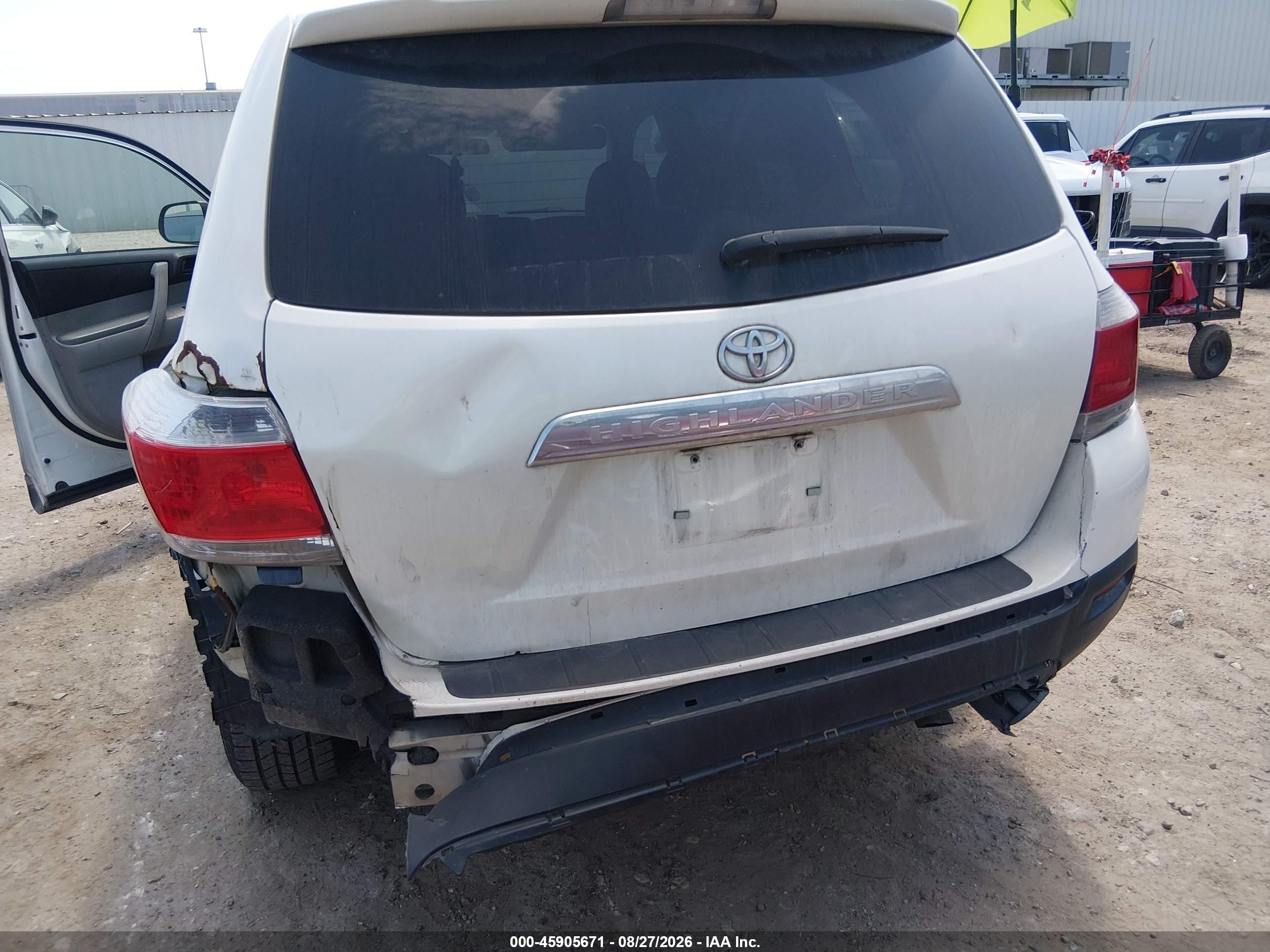 2012 Toyota Highlander Base V6 Белый vin: 5TDZK3EHXCS080412