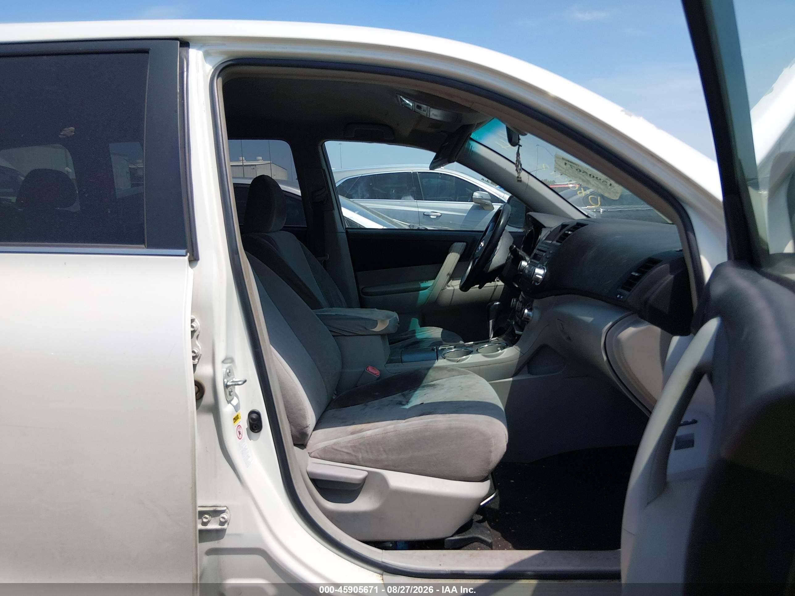 2012 Toyota Highlander Base V6 Белый vin: 5TDZK3EHXCS080412