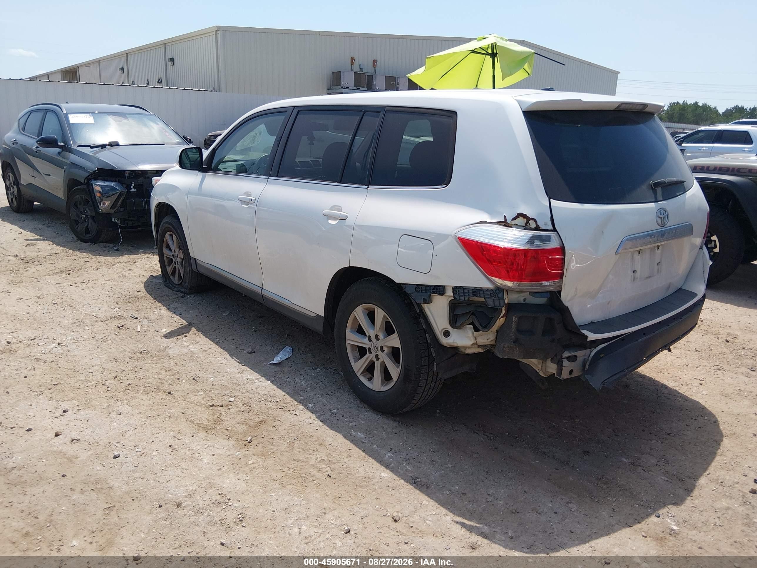 2012 Toyota Highlander Base V6 Белый vin: 5TDZK3EHXCS080412