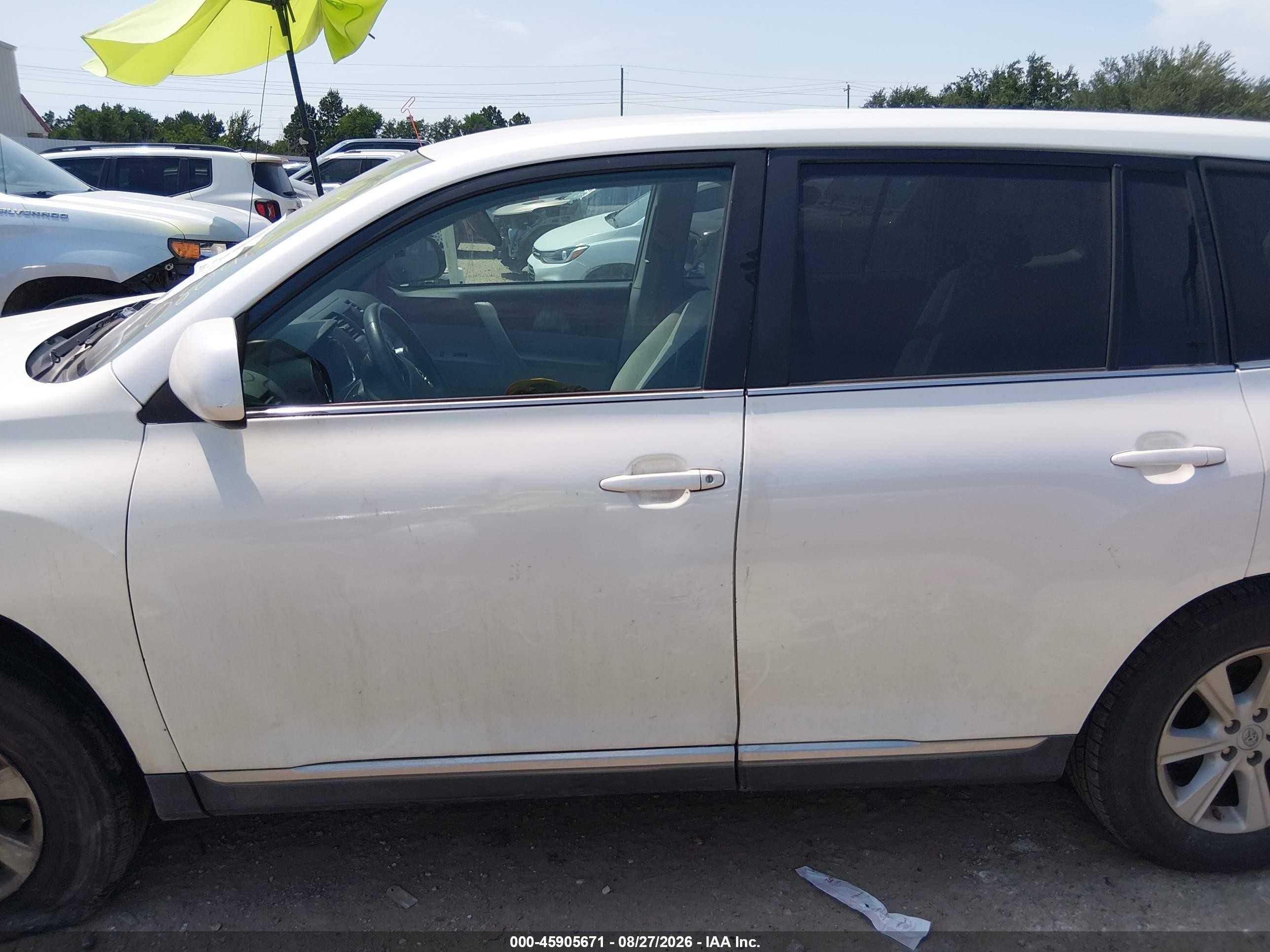 2012 Toyota Highlander Base V6 Белый vin: 5TDZK3EHXCS080412