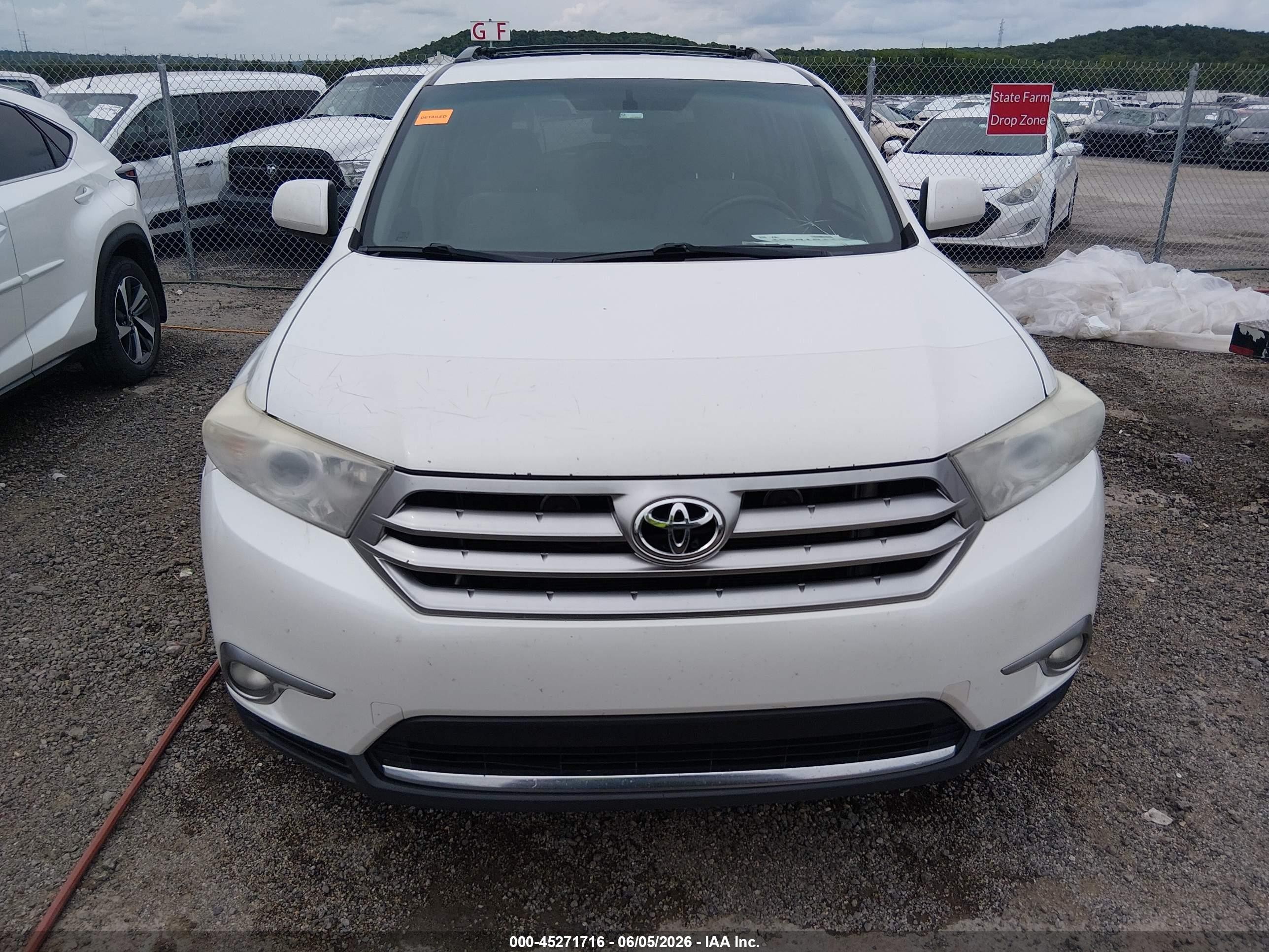 2013 Toyota Highlander Base Plus V6 Белый vin: 5TDZK3EHXDS089855