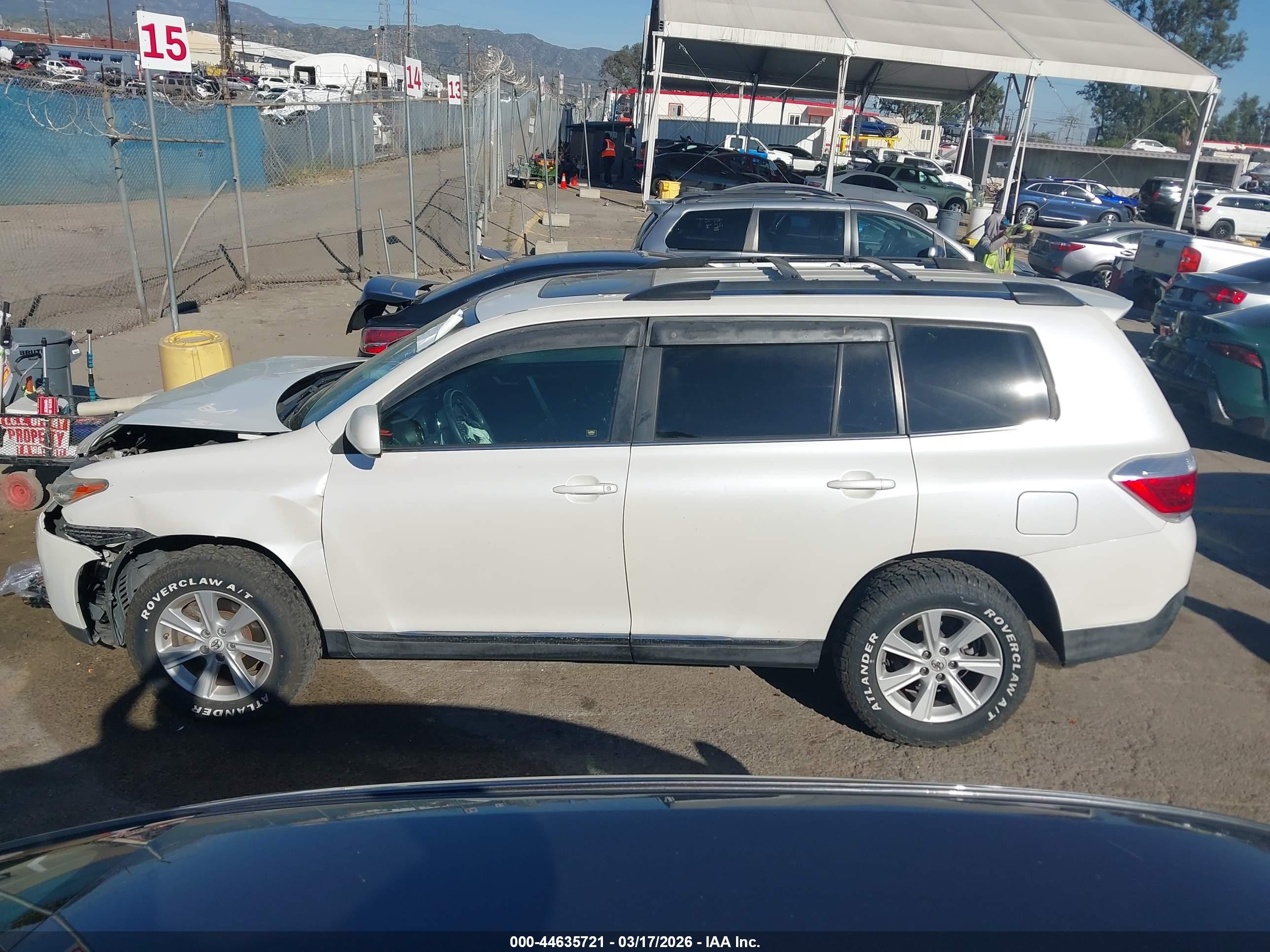 2013 Toyota Highlander Se V6 White vin: 5TDZK3EHXDS090729