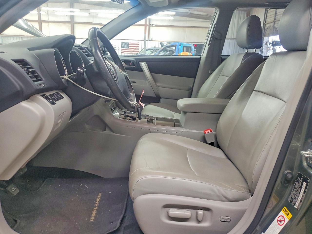 2013 Toyota Highlander Se Серый vin: 5TDZK3EHXDS117329