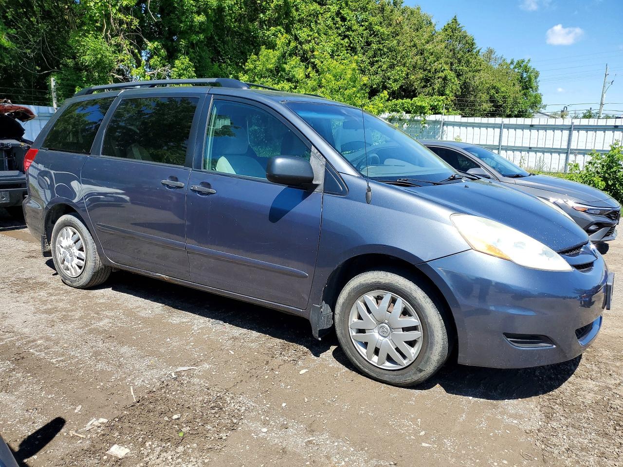 2010 Toyota Sienna Ce Угольный vin: 5TDZK4CC1AS291475