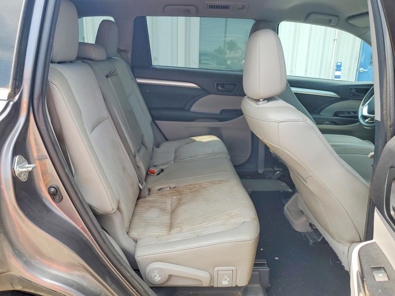 2015 Toyota Highlander Le Plus Gray vin: 5TDZKRFH0FS084460