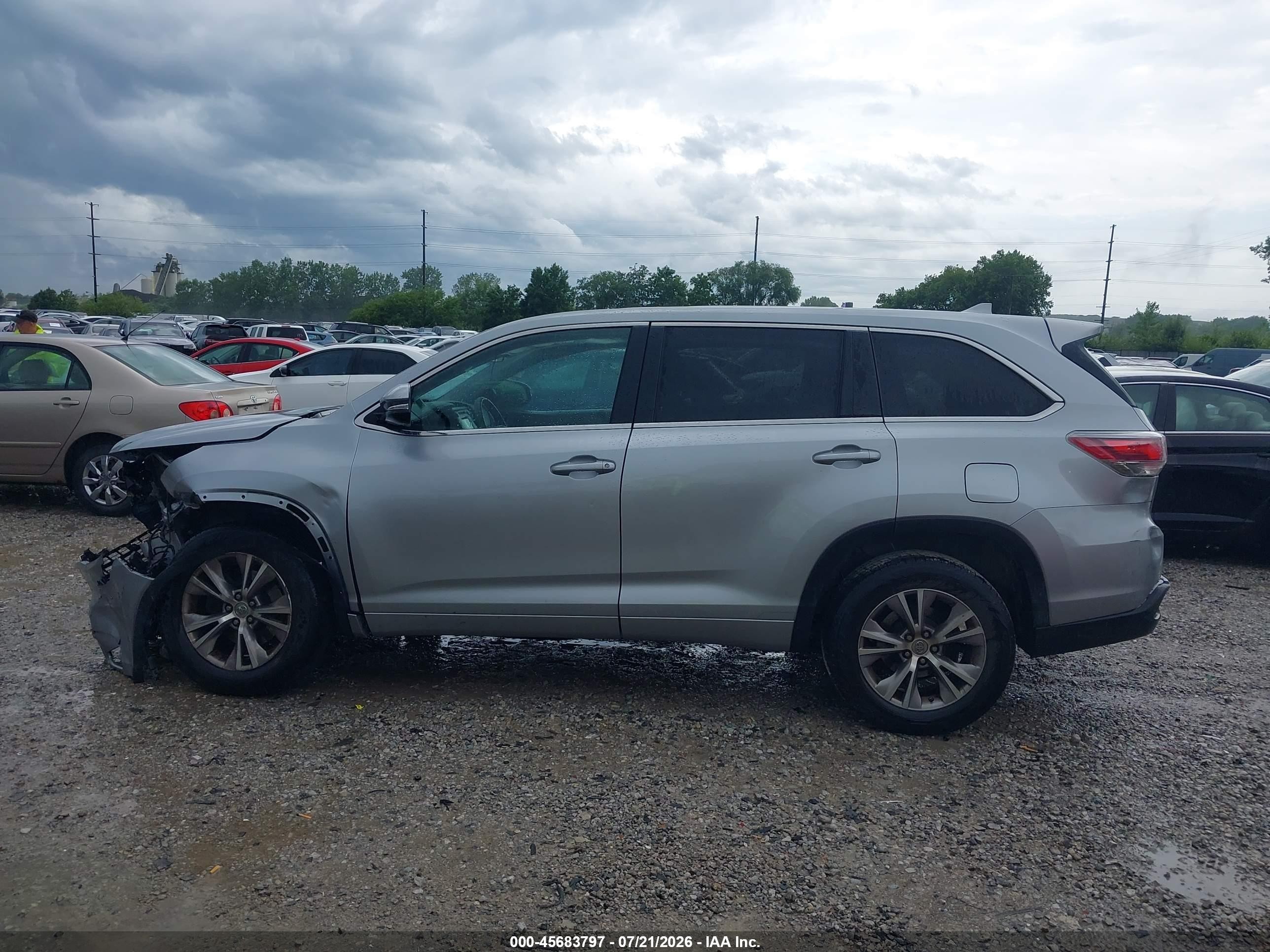 2015 Toyota Highlander Le Plus V6 Silver vin: 5TDZKRFH0FS091490