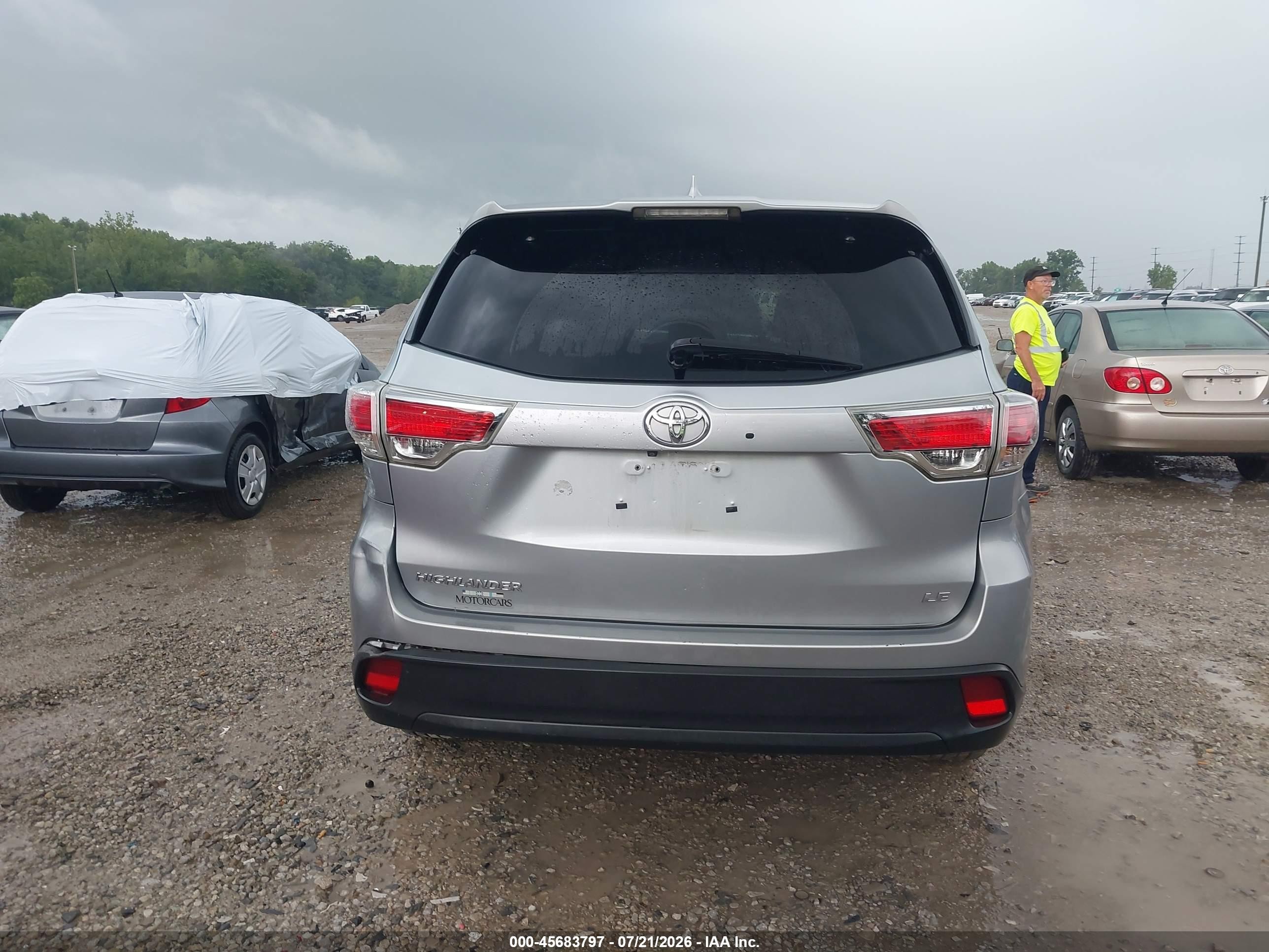 2015 Toyota Highlander Le Plus V6 Silver vin: 5TDZKRFH0FS091490