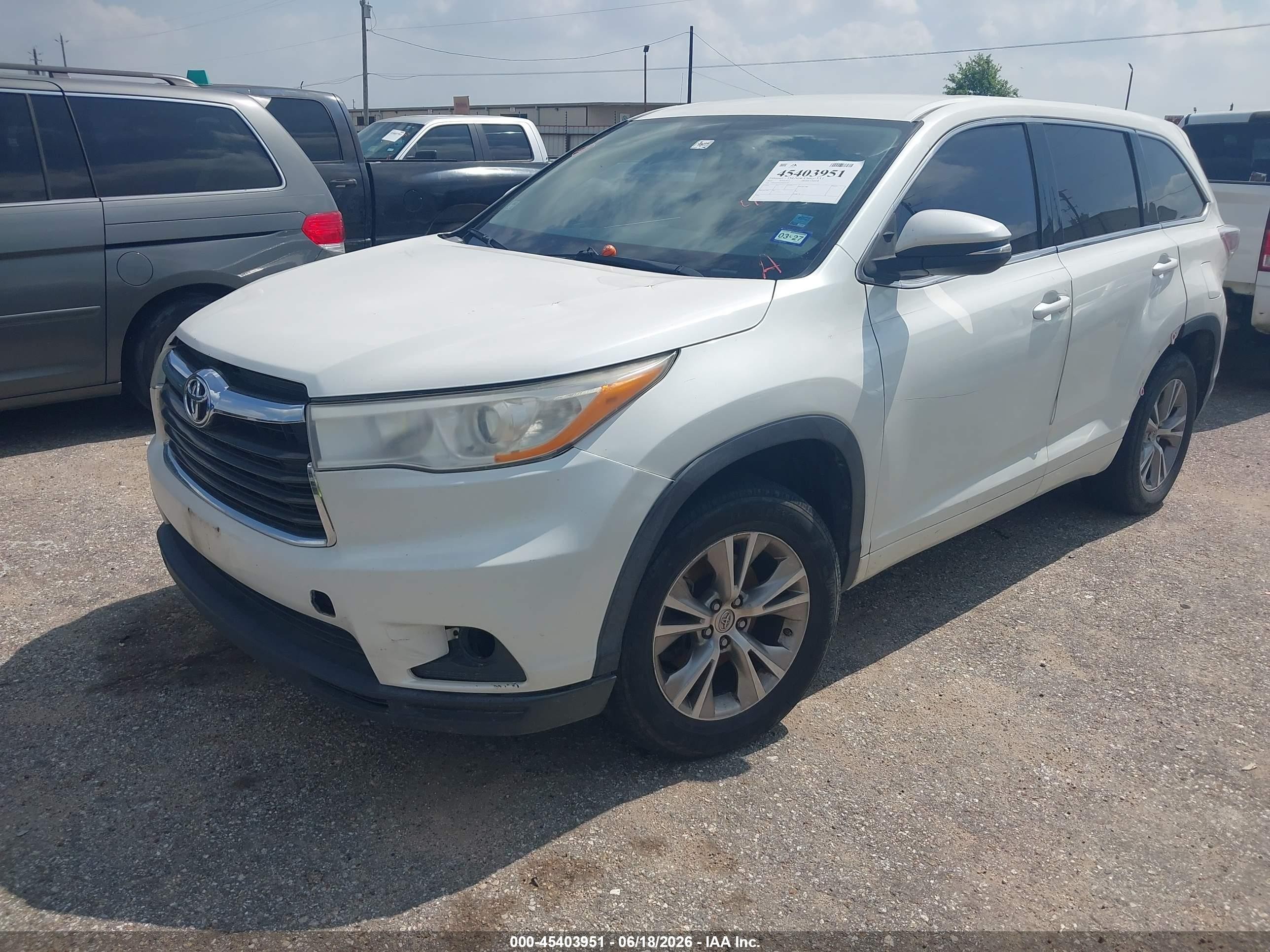 2015 Toyota Highlander Le Plus V6 White vin: 5TDZKRFH1FS055534