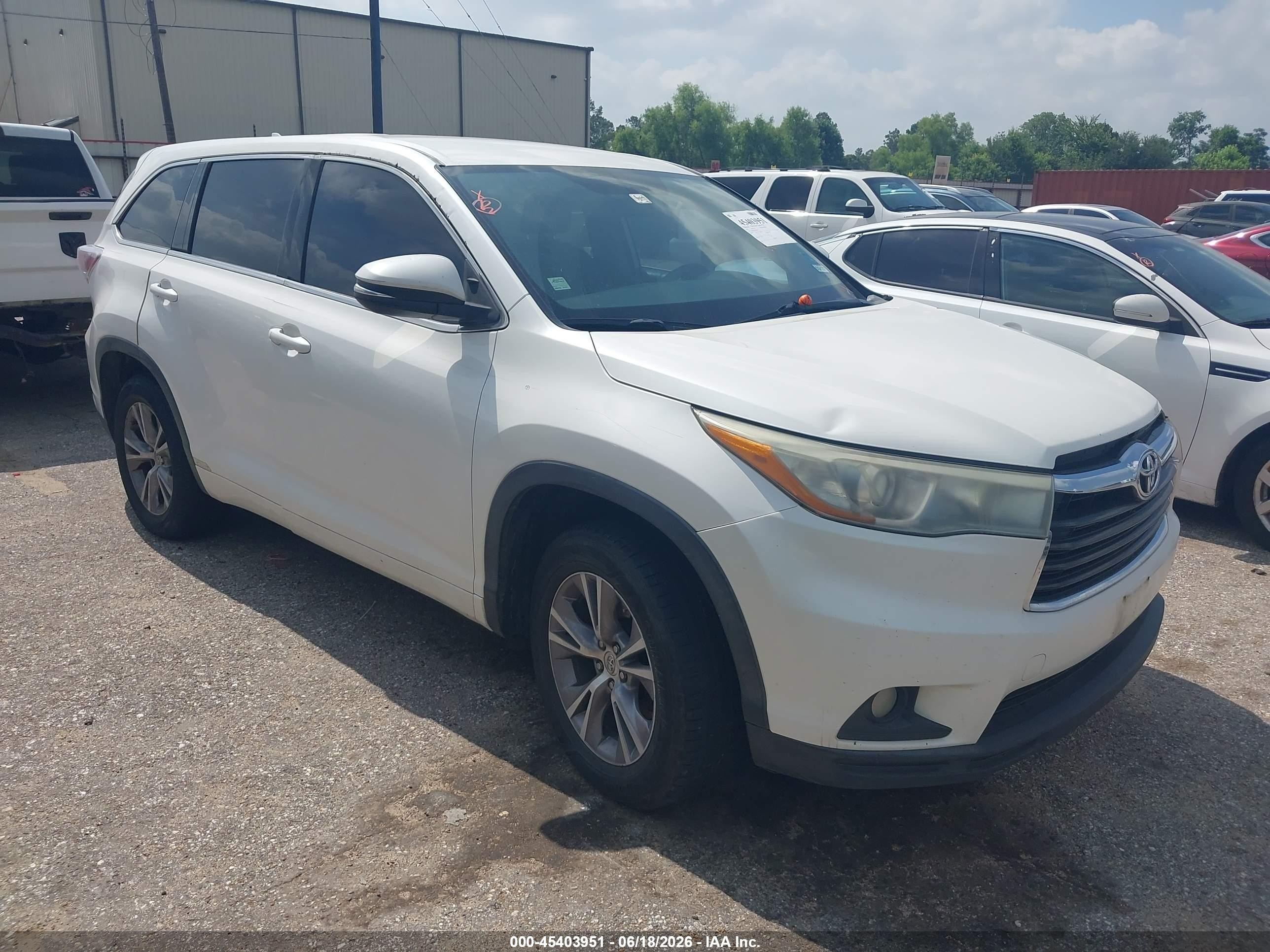 2015 Toyota Highlander Le Plus V6 White vin: 5TDZKRFH1FS055534
