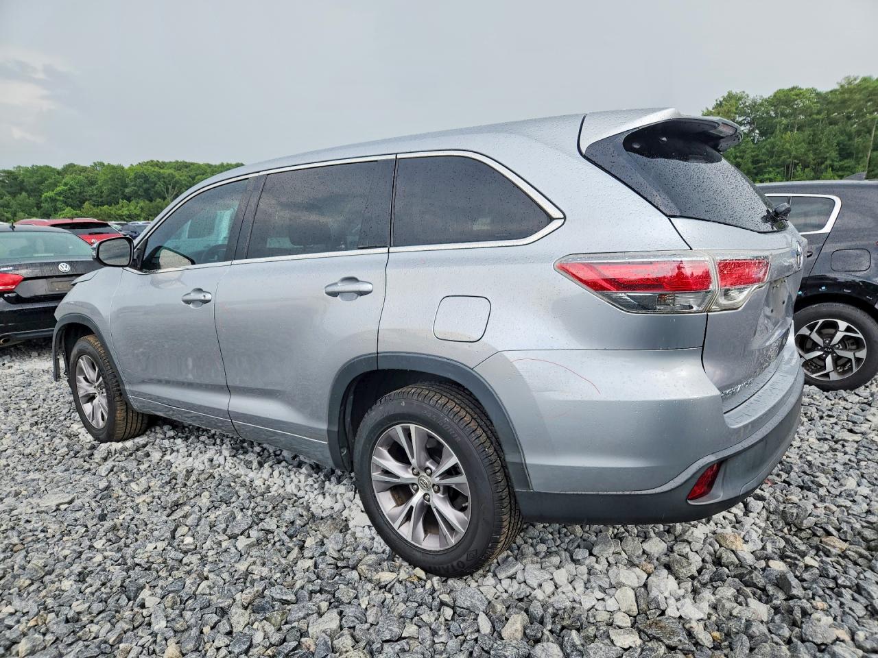 2015 Toyota Highlander Le Plus Silver vin: 5TDZKRFH1FS075752