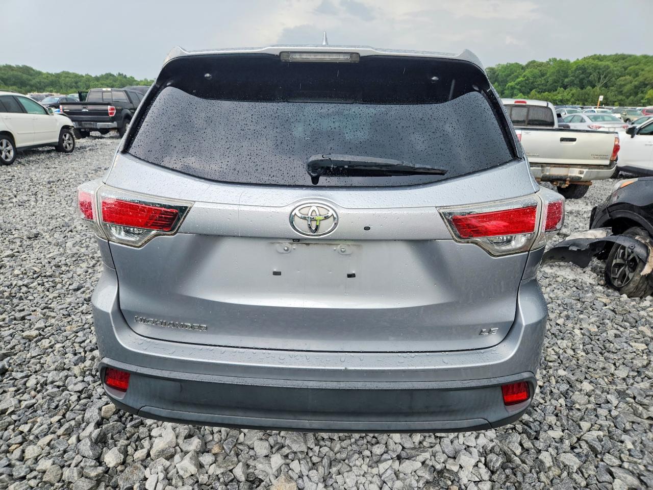 2015 Toyota Highlander Le Plus Silver vin: 5TDZKRFH1FS075752