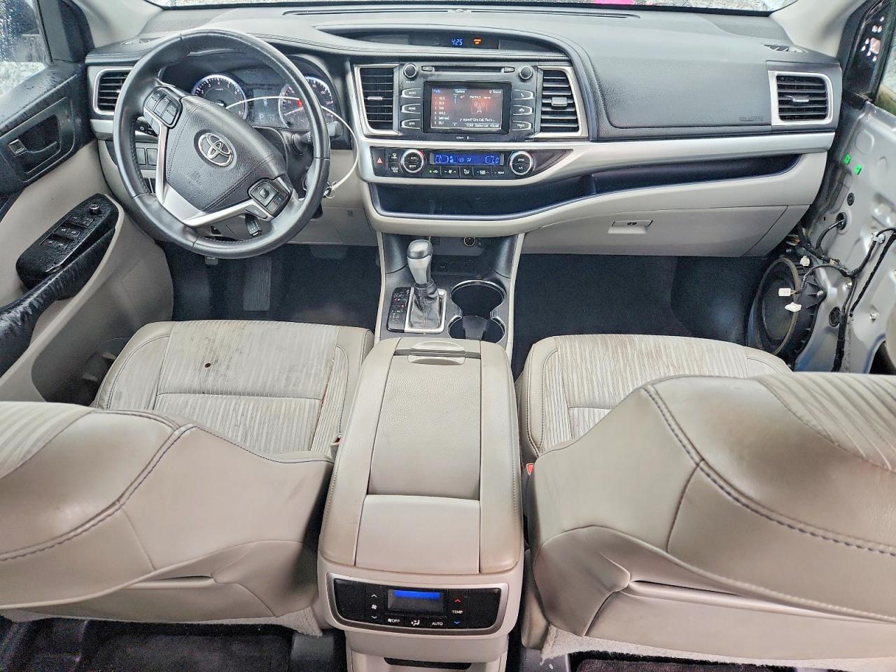 2015 Toyota Highlander Le Plus Silver vin: 5TDZKRFH1FS075752