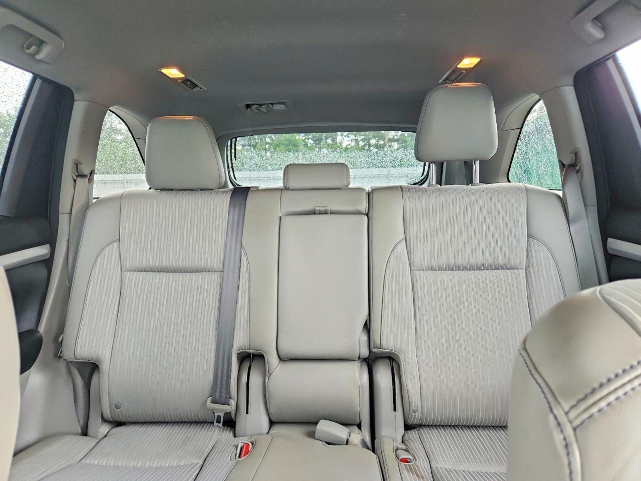 2015 Toyota Highlander Le Plus Silver vin: 5TDZKRFH1FS075752