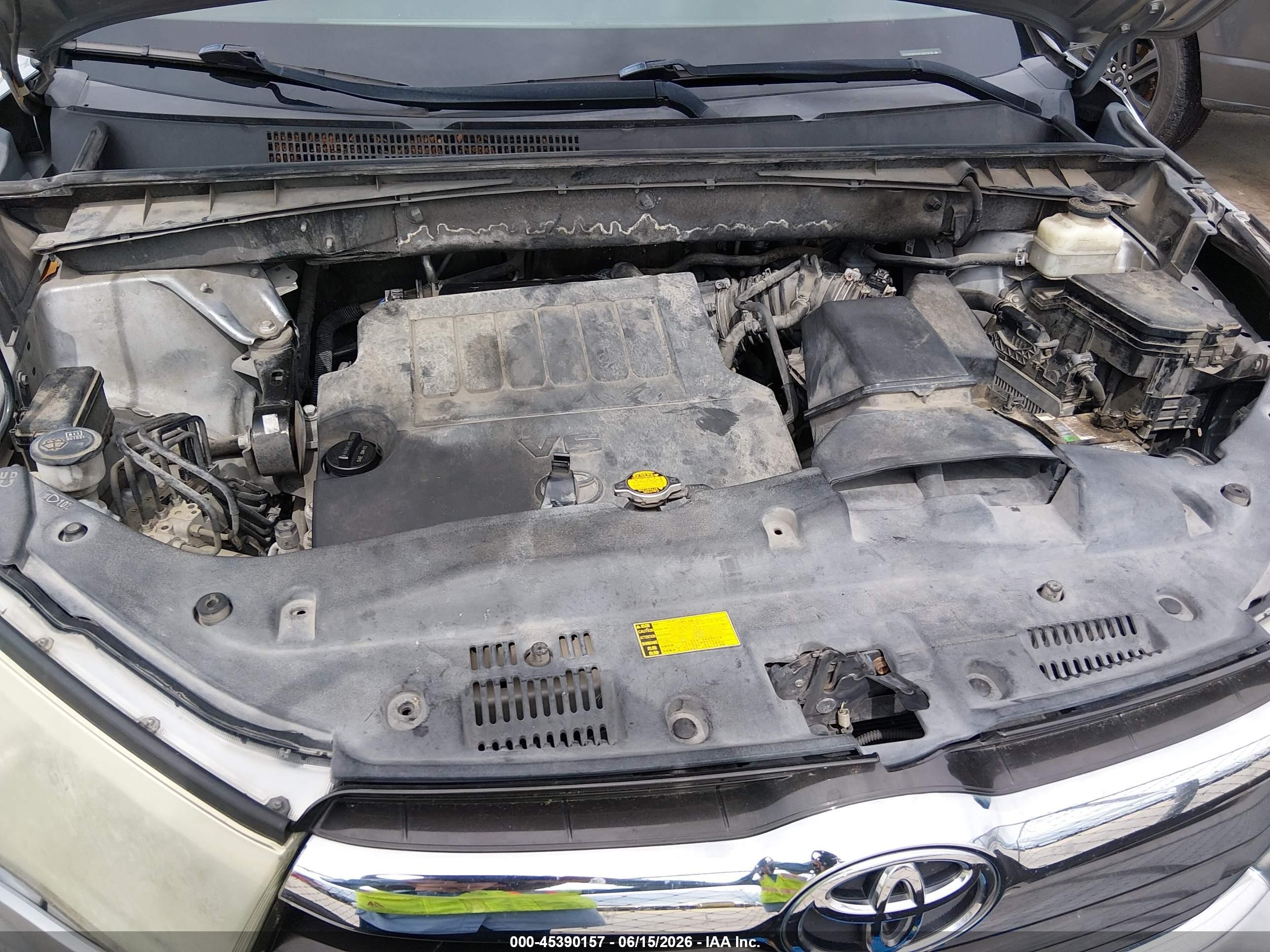 2015 Toyota Highlander Le Plus V6 Silver vin: 5TDZKRFH1FS081616