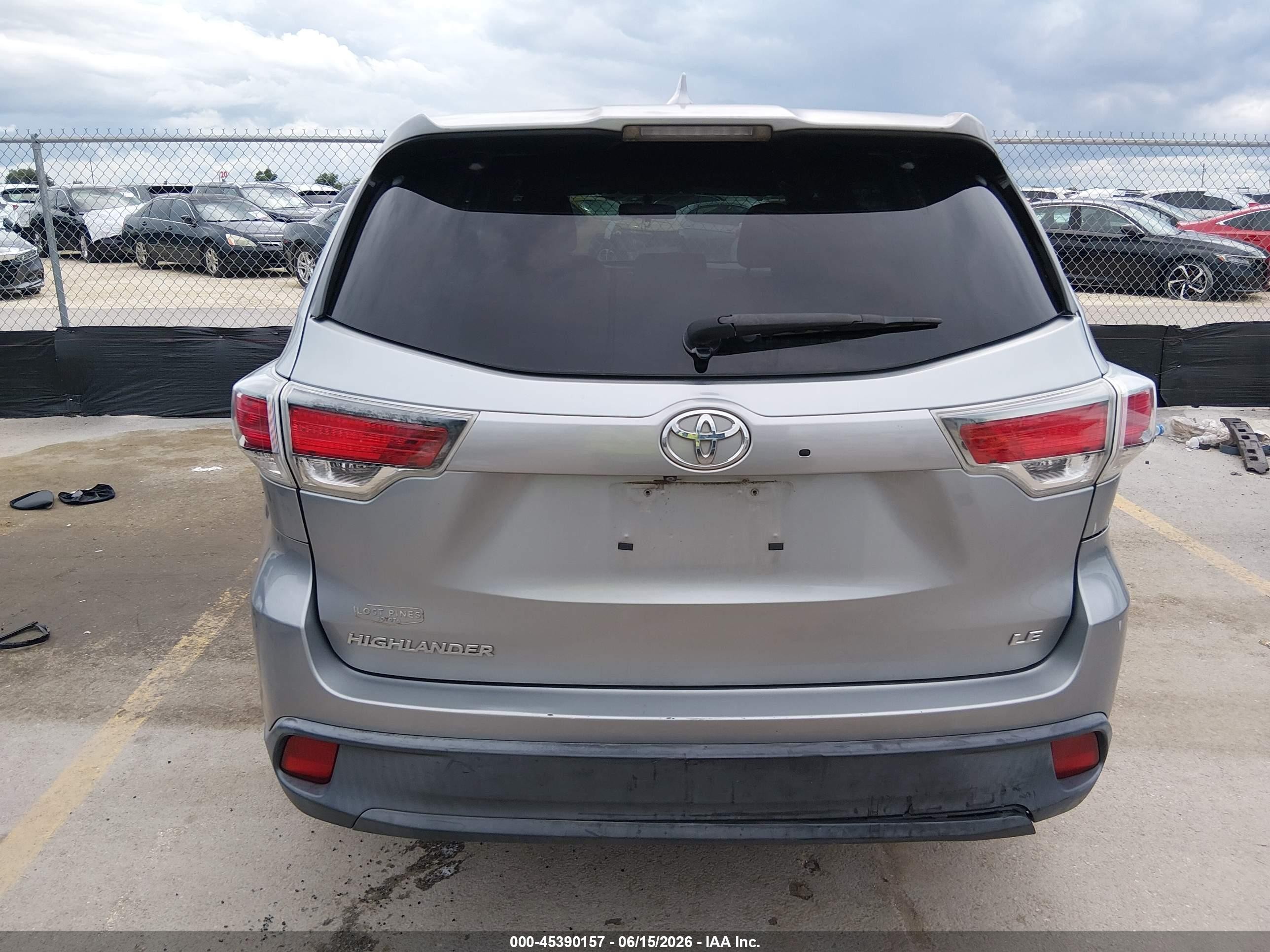 2015 Toyota Highlander Le Plus V6 Silver vin: 5TDZKRFH1FS081616