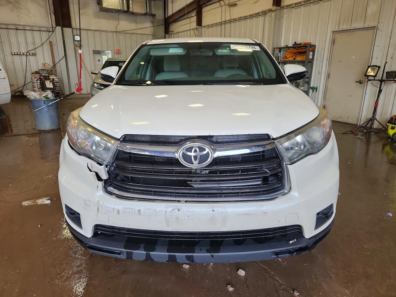 2015 Toyota Highlander Le White vin: 5TDZKRFH1FS109768