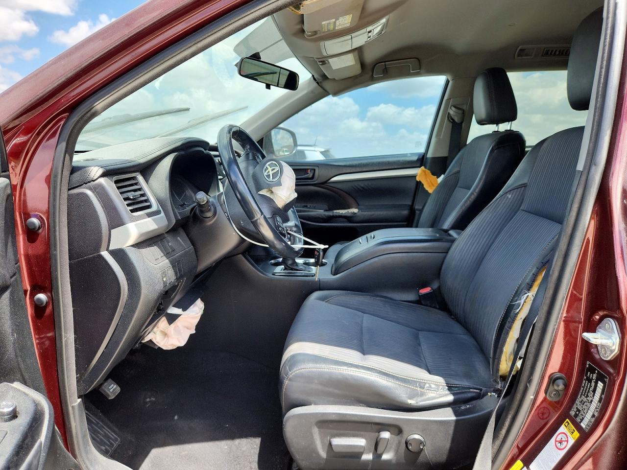 2015 Toyota Highlander Le Plus Maroon vin: 5TDZKRFH1FS112623