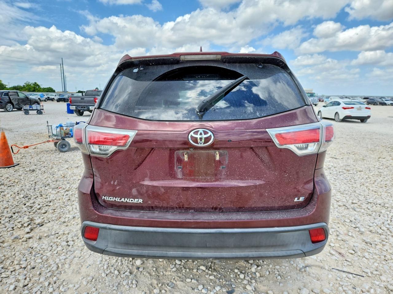 2015 Toyota Highlander Le Plus Maroon vin: 5TDZKRFH1FS112623
