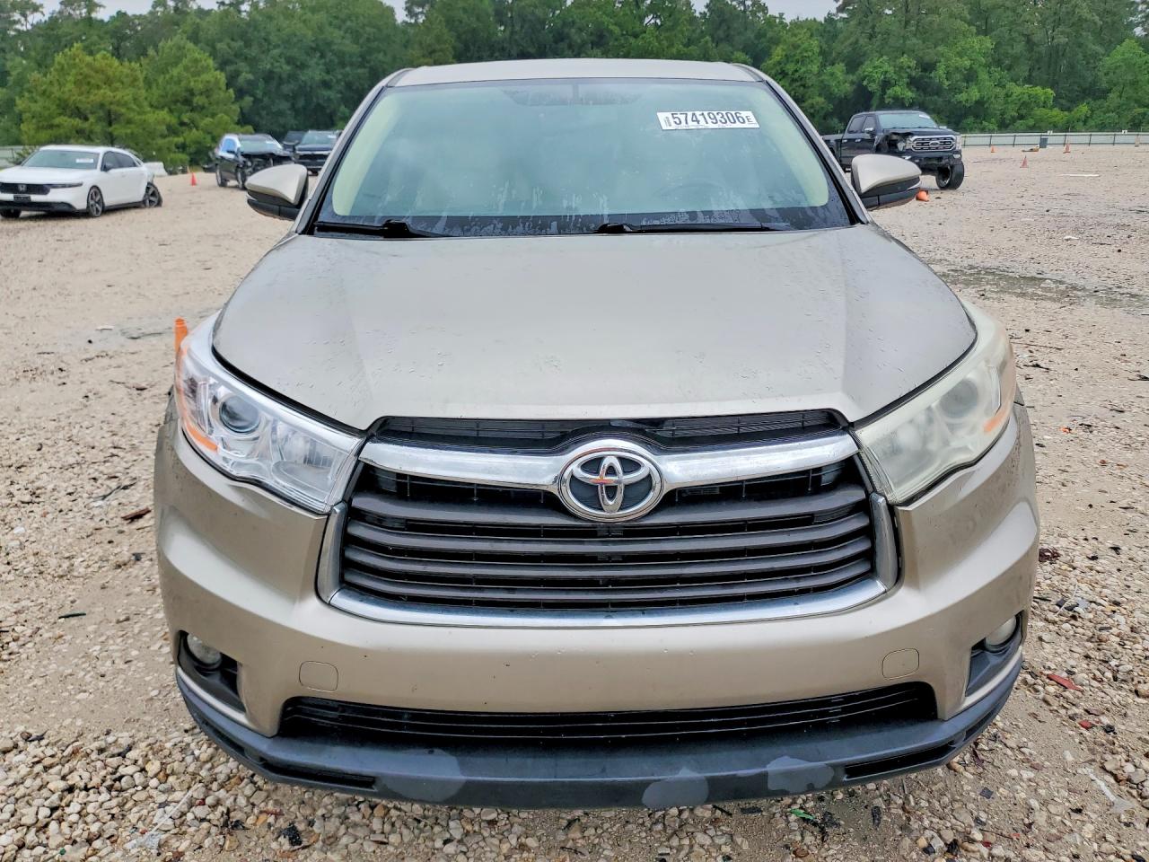 2014 Toyota Highlander Le Plus Beige vin: 5TDZKRFH2ES004848