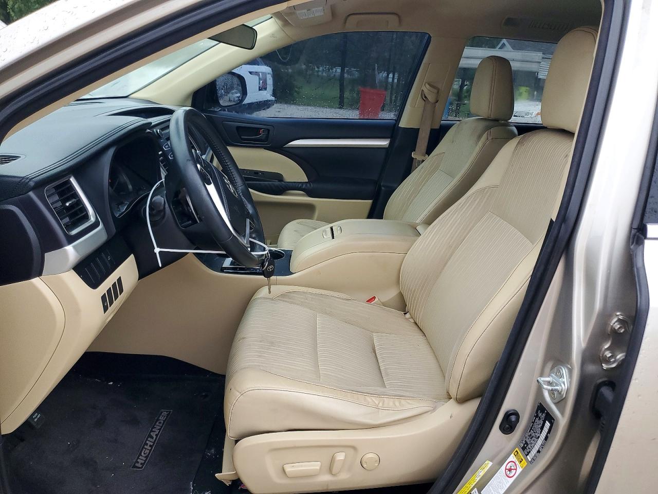 2014 Toyota Highlander Le Plus Beige vin: 5TDZKRFH2ES004848