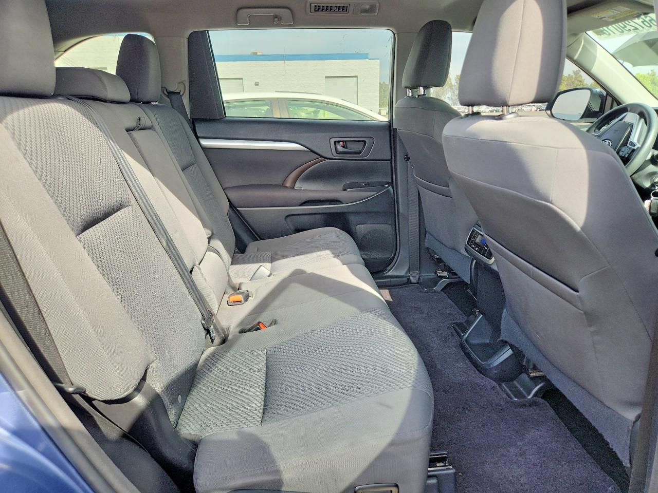2015 Toyota Highlander Le Blue vin: 5TDZKRFH3FS042896