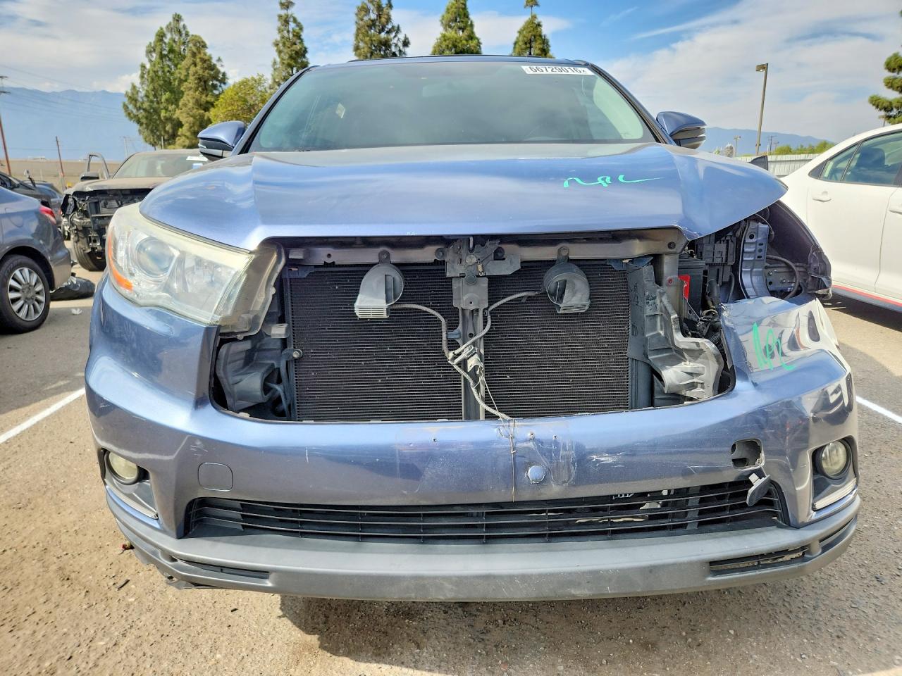 2015 Toyota Highlander Le Blue vin: 5TDZKRFH3FS042896
