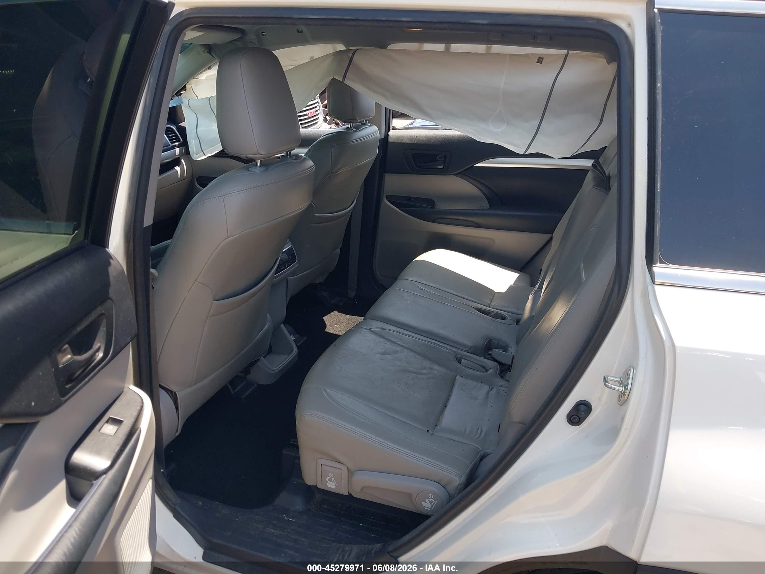 2015 Toyota Highlander Le Plus V6 Белый vin: 5TDZKRFH3FS044034
