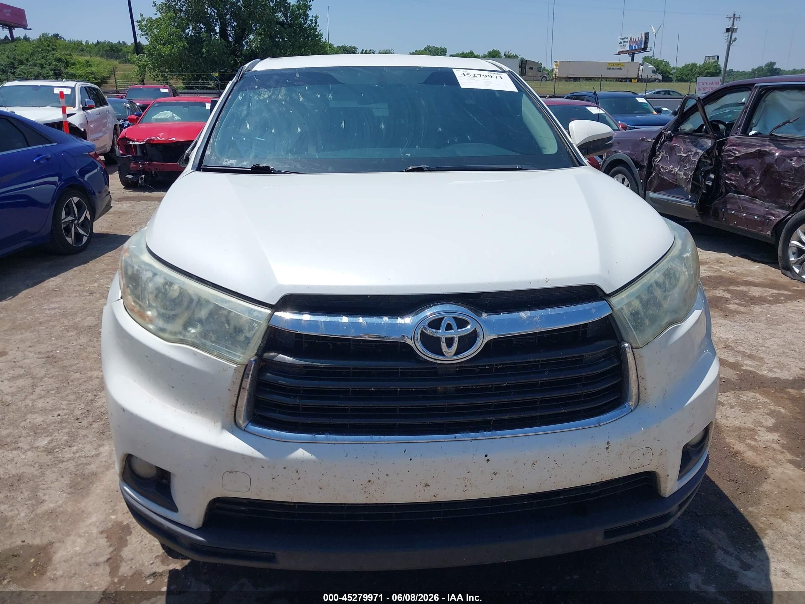 2015 Toyota Highlander Le Plus V6 Белый vin: 5TDZKRFH3FS044034