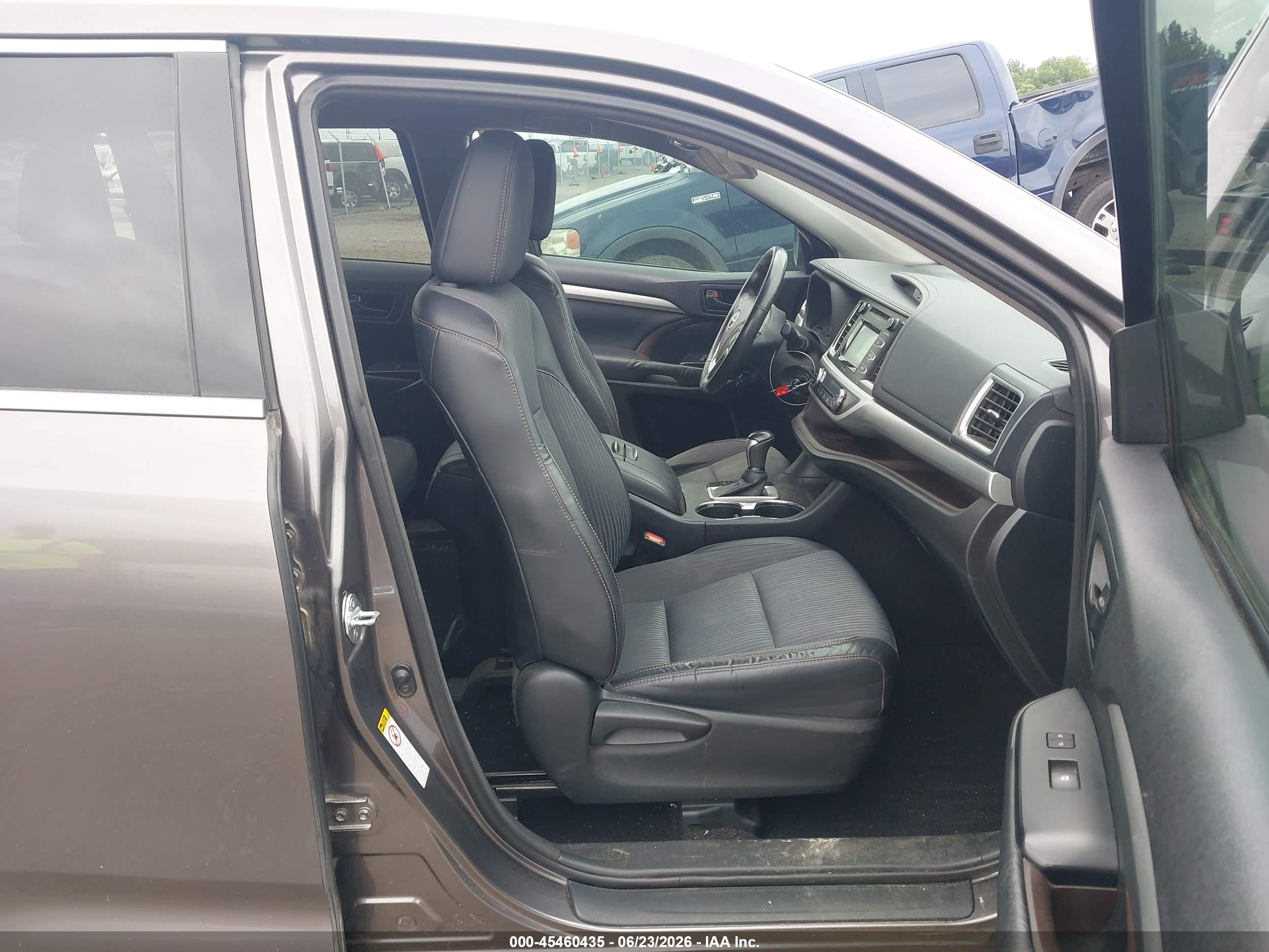 2015 Toyota Highlander Le Plus V6 Gray vin: 5TDZKRFH3FS086817