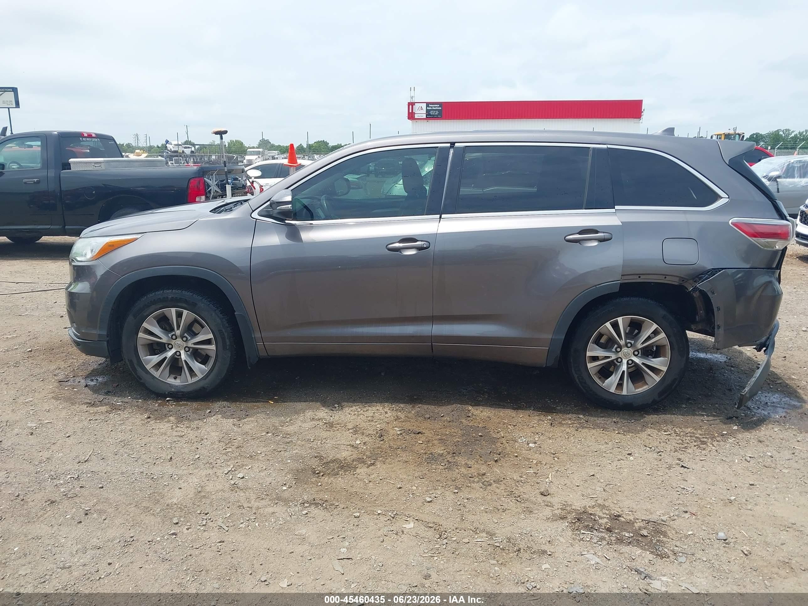 2015 Toyota Highlander Le Plus V6 Gray vin: 5TDZKRFH3FS086817