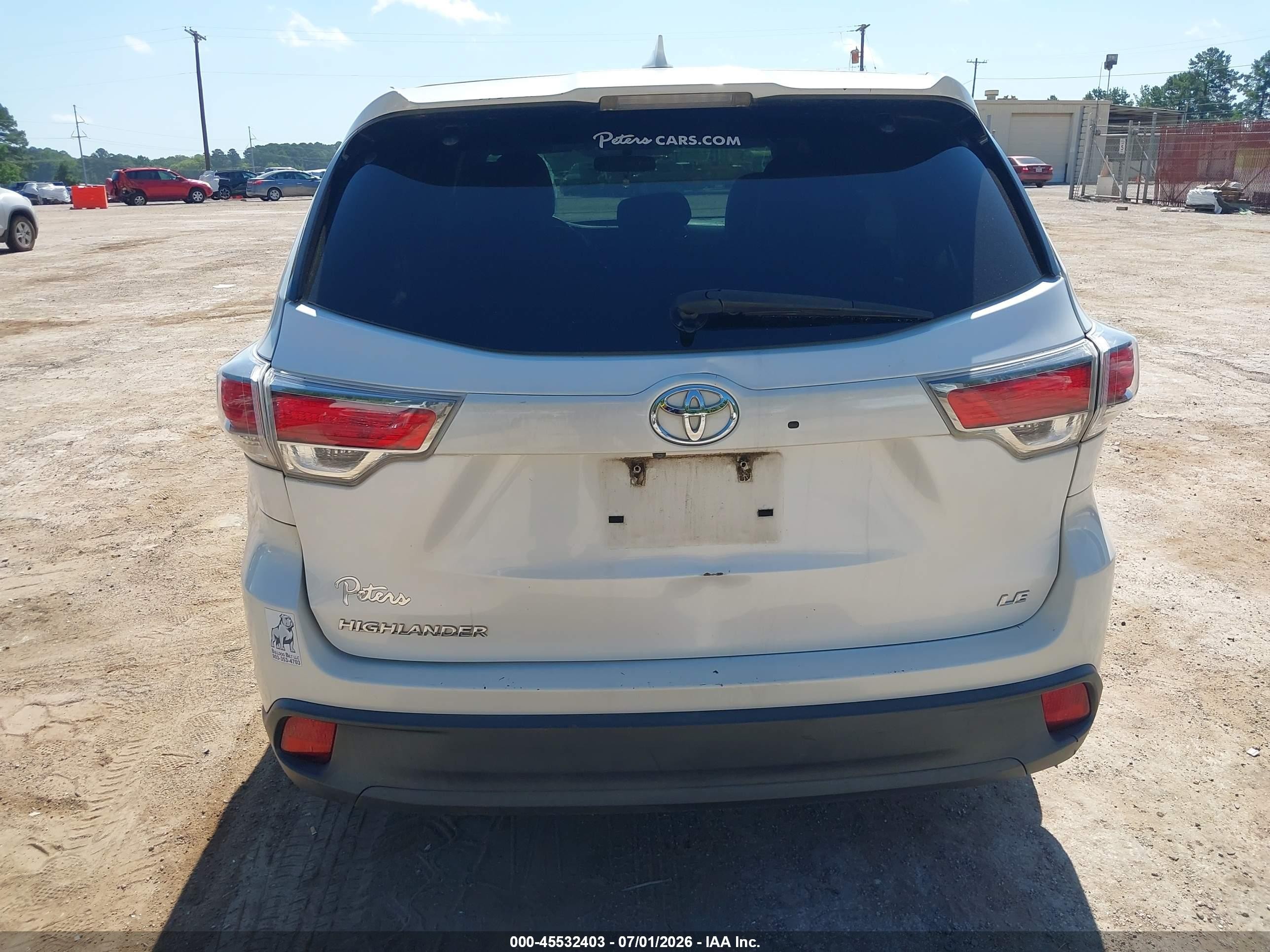 2015 Toyota Highlander Le Plus V6 White vin: 5TDZKRFH3FS119380