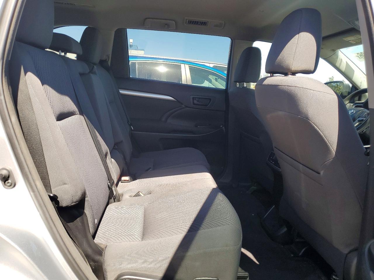 2014 Toyota Highlander Le Silver vin: 5TDZKRFH4ES017407
