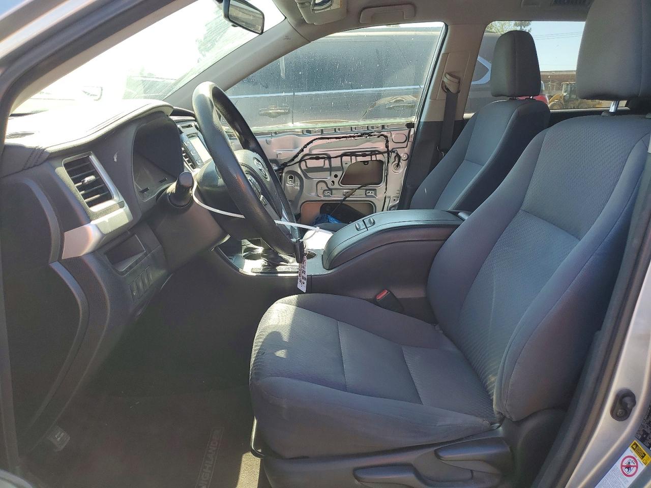 2014 Toyota Highlander Le Silver vin: 5TDZKRFH4ES017407