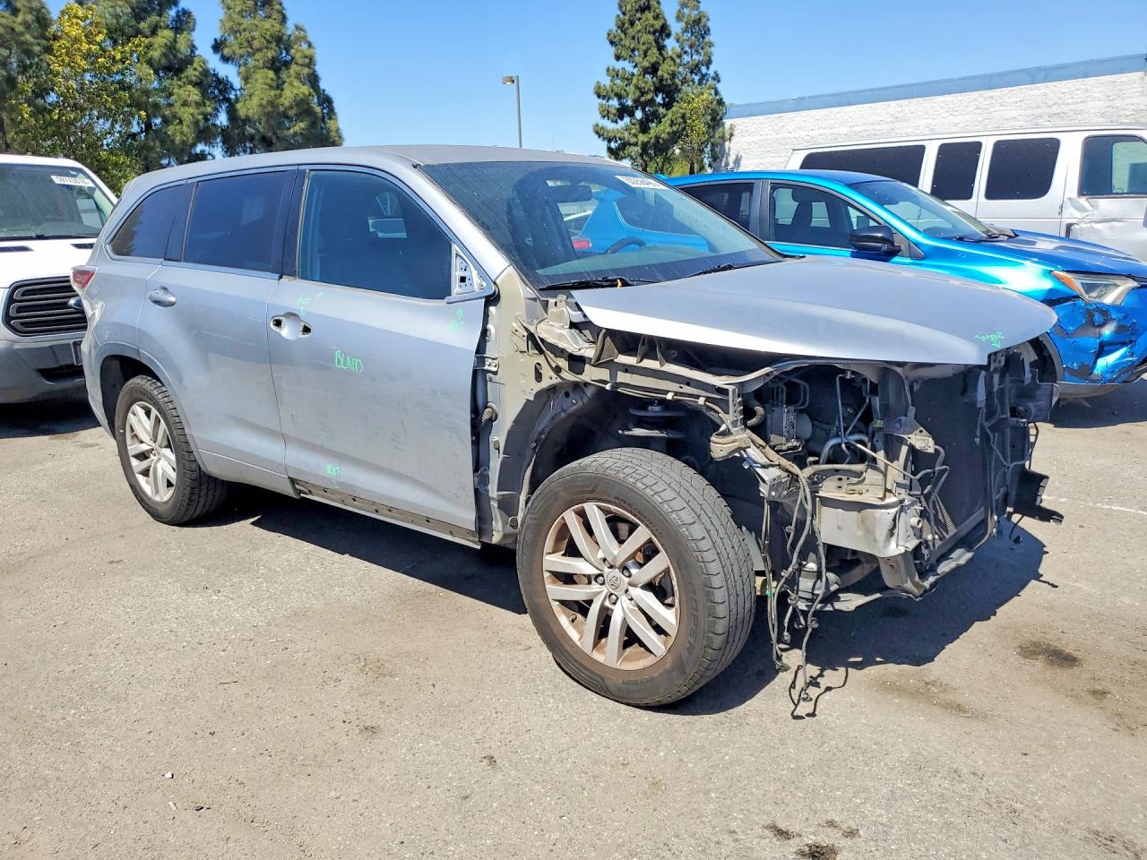 2014 Toyota Highlander Le Silver vin: 5TDZKRFH4ES017407