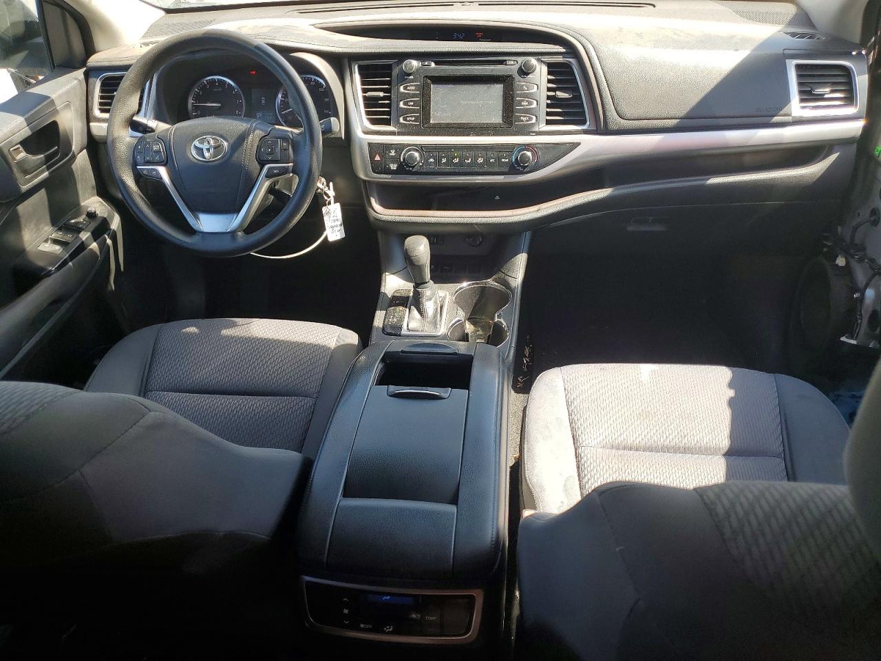 2014 Toyota Highlander Le Silver vin: 5TDZKRFH4ES017407