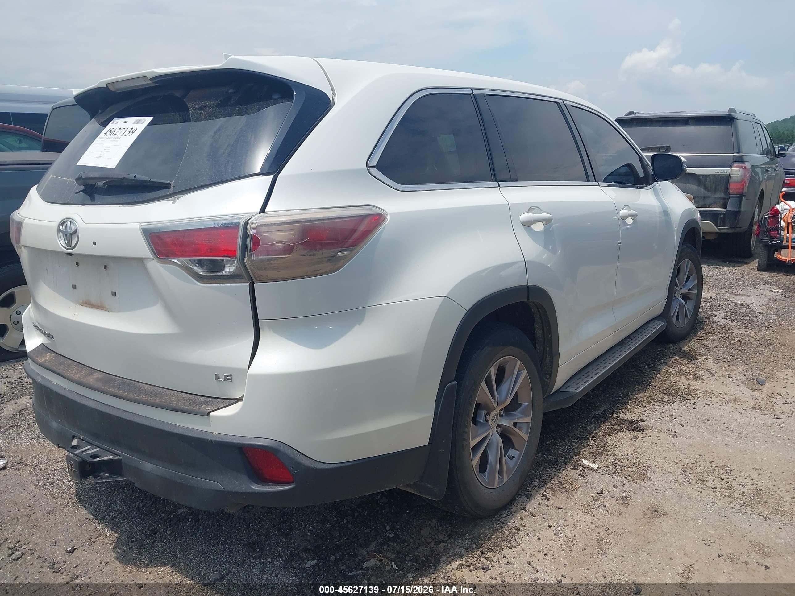 2015 Toyota Highlander Le Plus V6 White vin: 5TDZKRFH4FS085434
