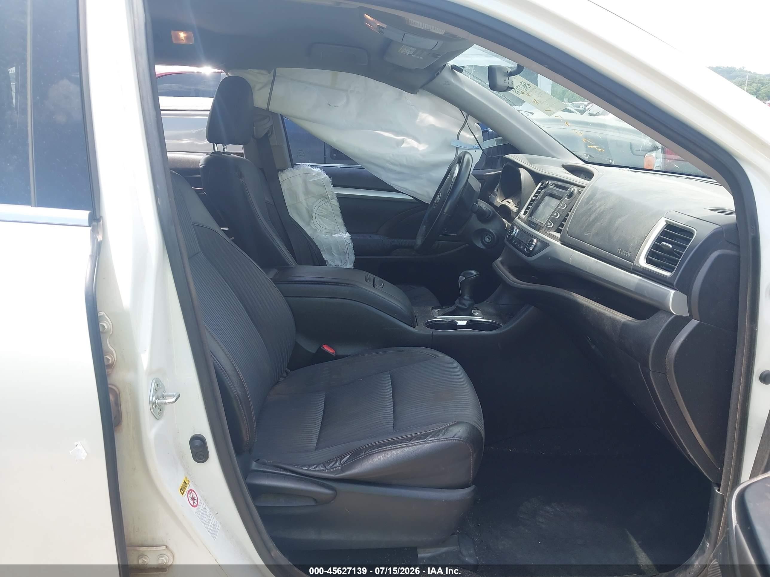 2015 Toyota Highlander Le Plus V6 White vin: 5TDZKRFH4FS085434