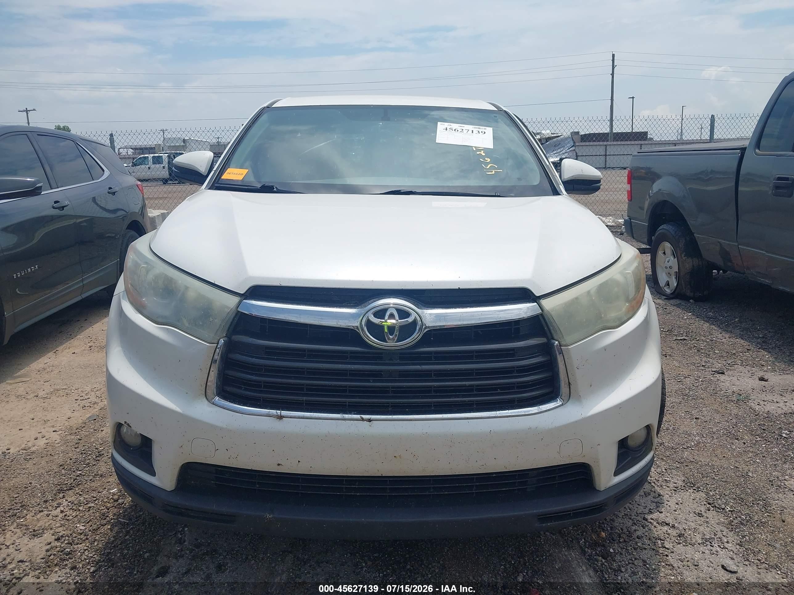2015 Toyota Highlander Le Plus V6 White vin: 5TDZKRFH4FS085434
