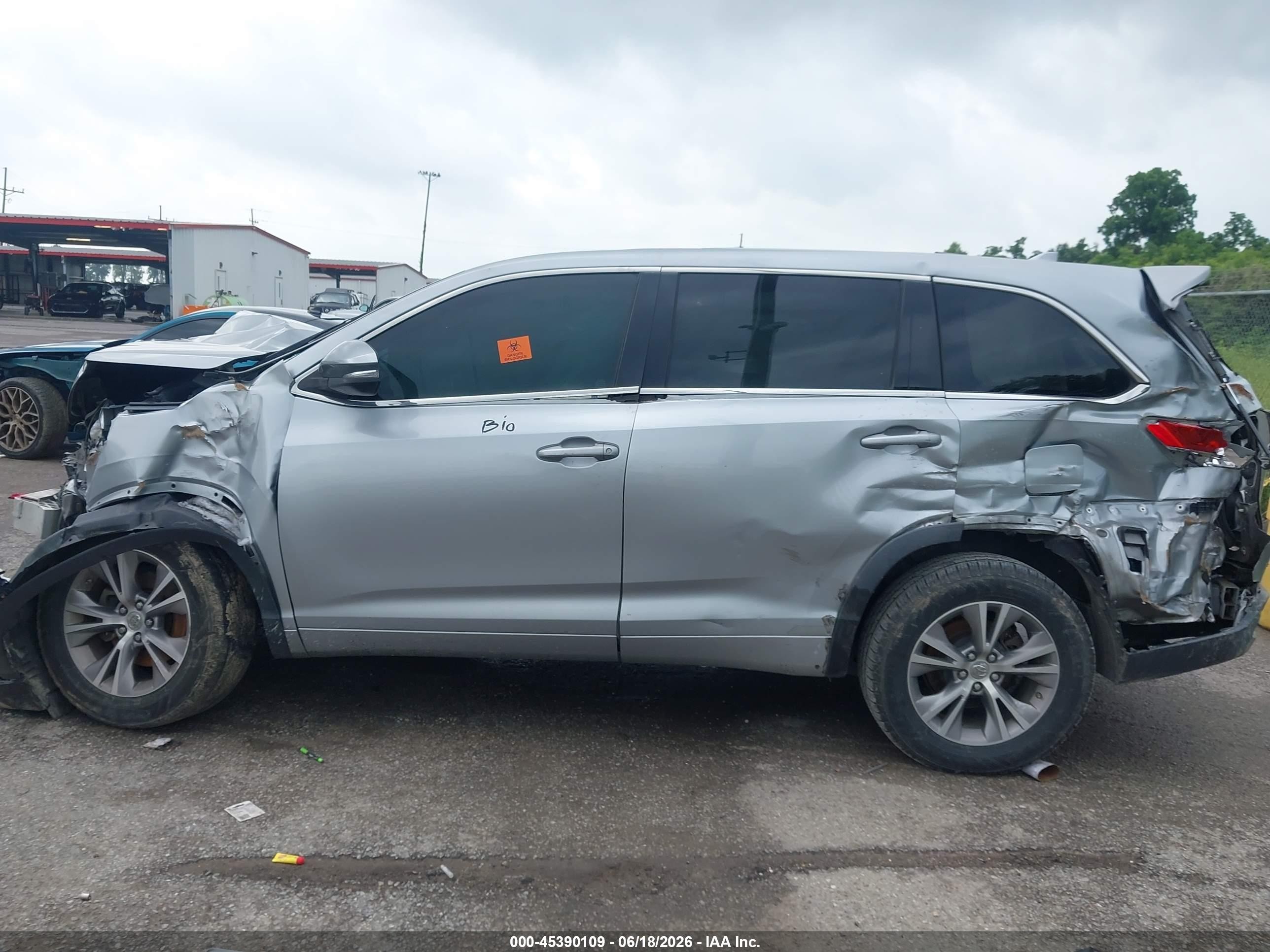 2015 Toyota Highlander Le Plus V6 Silver vin: 5TDZKRFH4FS106430