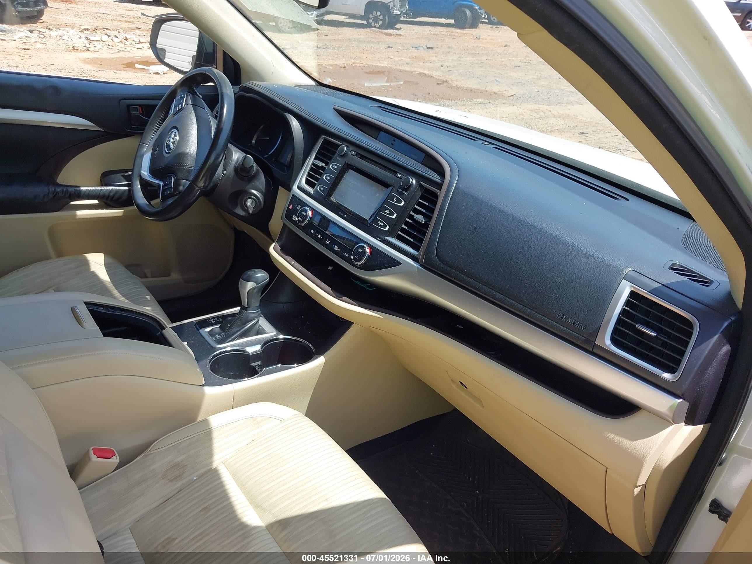 2015 Toyota Highlander Le Plus V6 Белый vin: 5TDZKRFH5FS079903