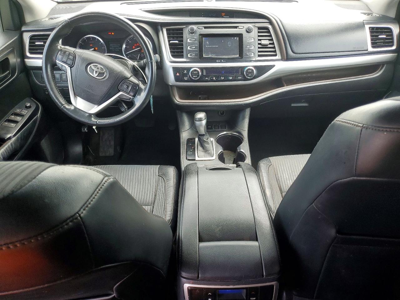 2015 Toyota Highlander Le Plus White vin: 5TDZKRFH5FS081098