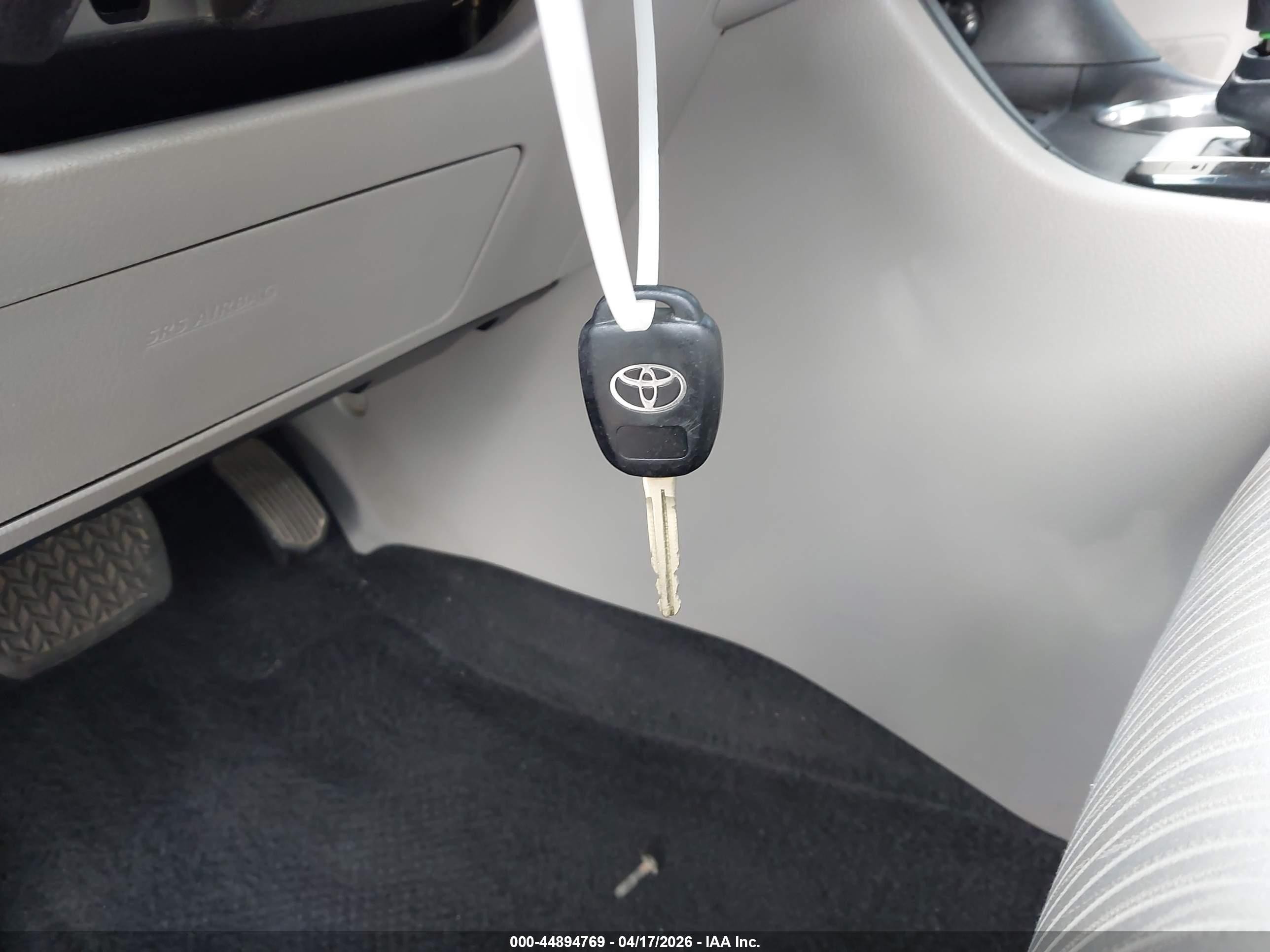 2015 Toyota Highlander Le Plus V6 Серый vin: 5TDZKRFH6FS064410