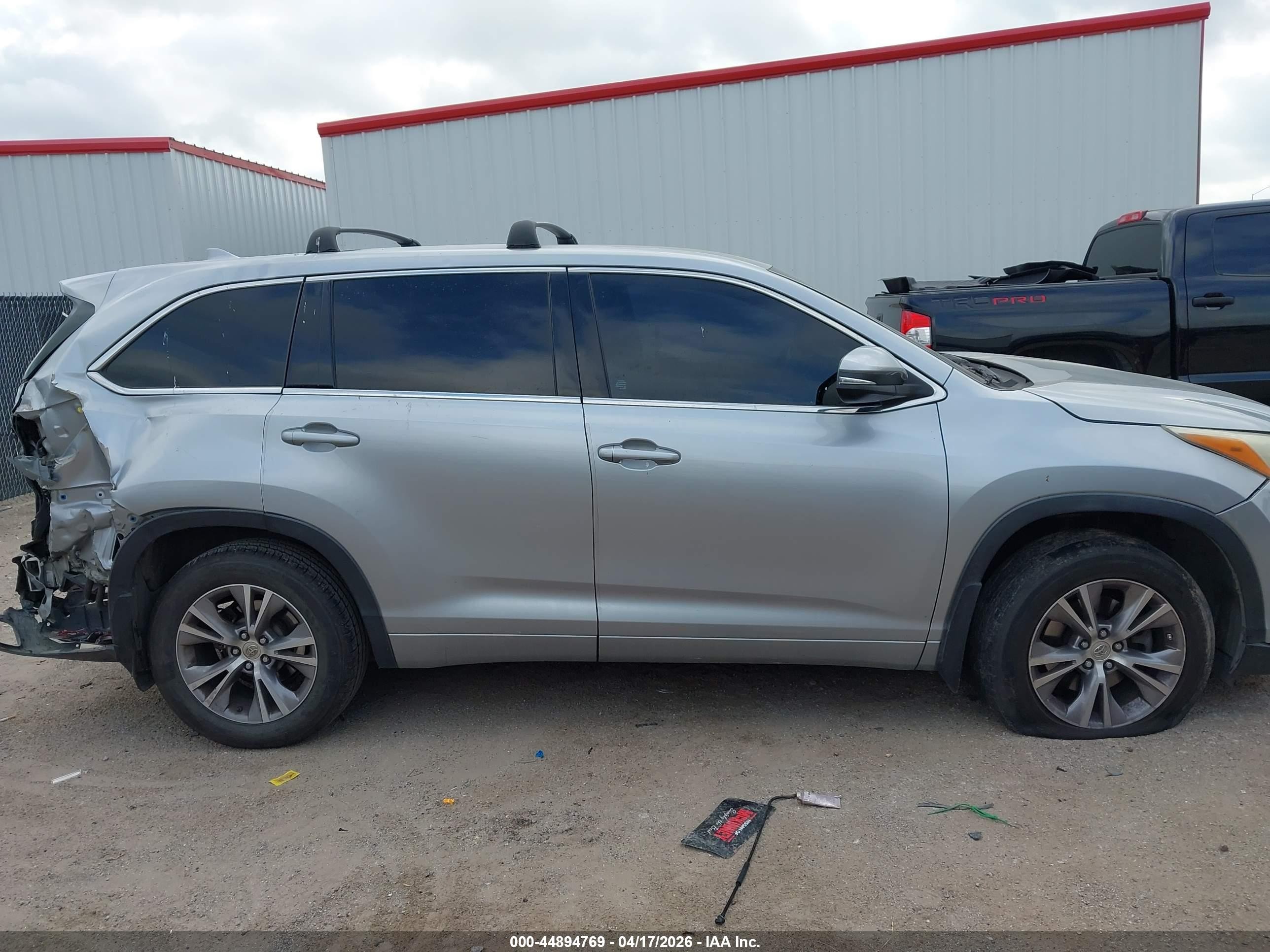 2015 Toyota Highlander Le Plus V6 Серый vin: 5TDZKRFH6FS064410