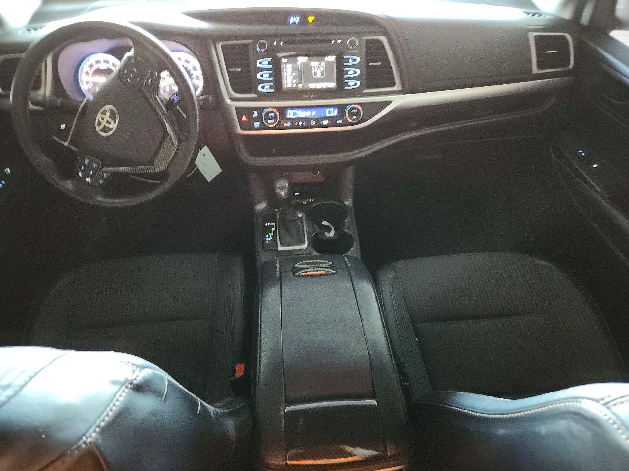 2015 Toyota Highlander Le Plus Silver vin: 5TDZKRFH6FS082602