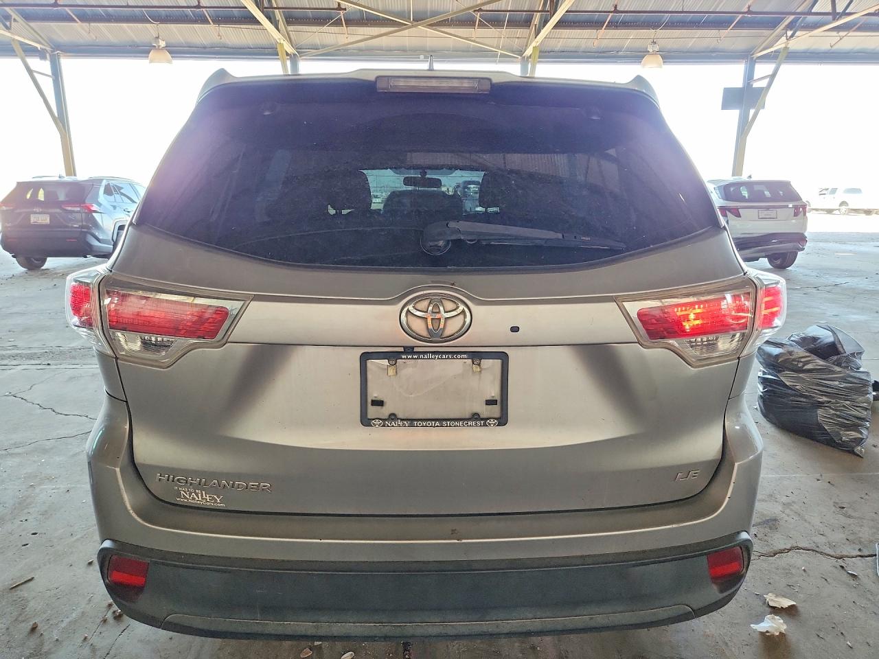 2015 Toyota Highlander Le Plus Silver vin: 5TDZKRFH6FS082602