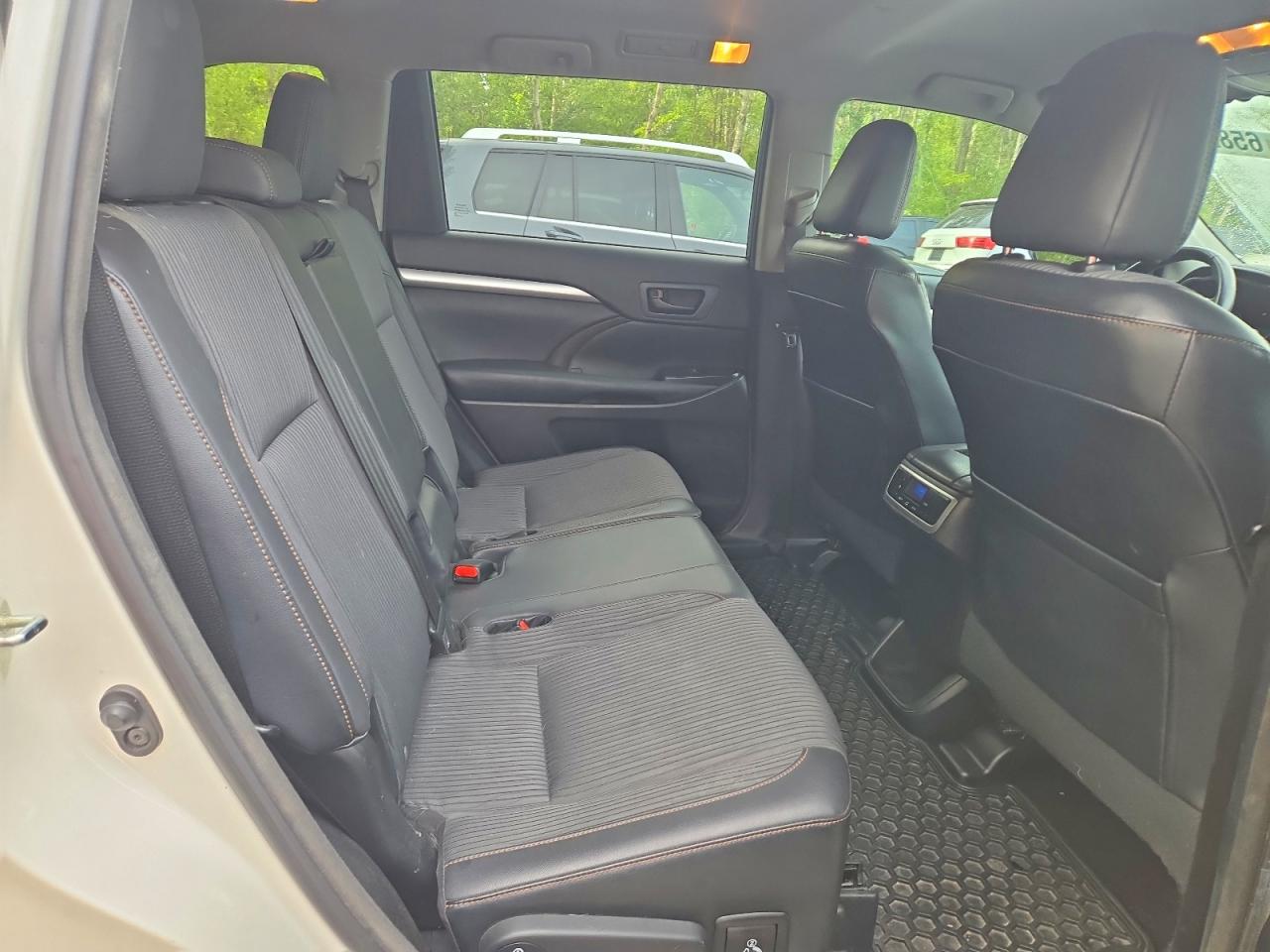 2014 Toyota Highlander Le White vin: 5TDZKRFH7ES012556