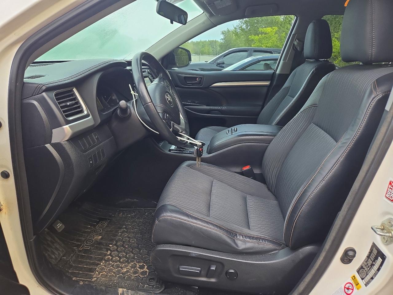 2014 Toyota Highlander Le White vin: 5TDZKRFH7ES012556