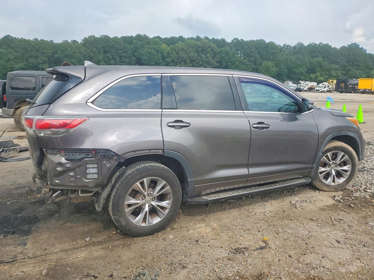 2015 Toyota Highlander Le Plus Gray vin: 5TDZKRFH7FS090868