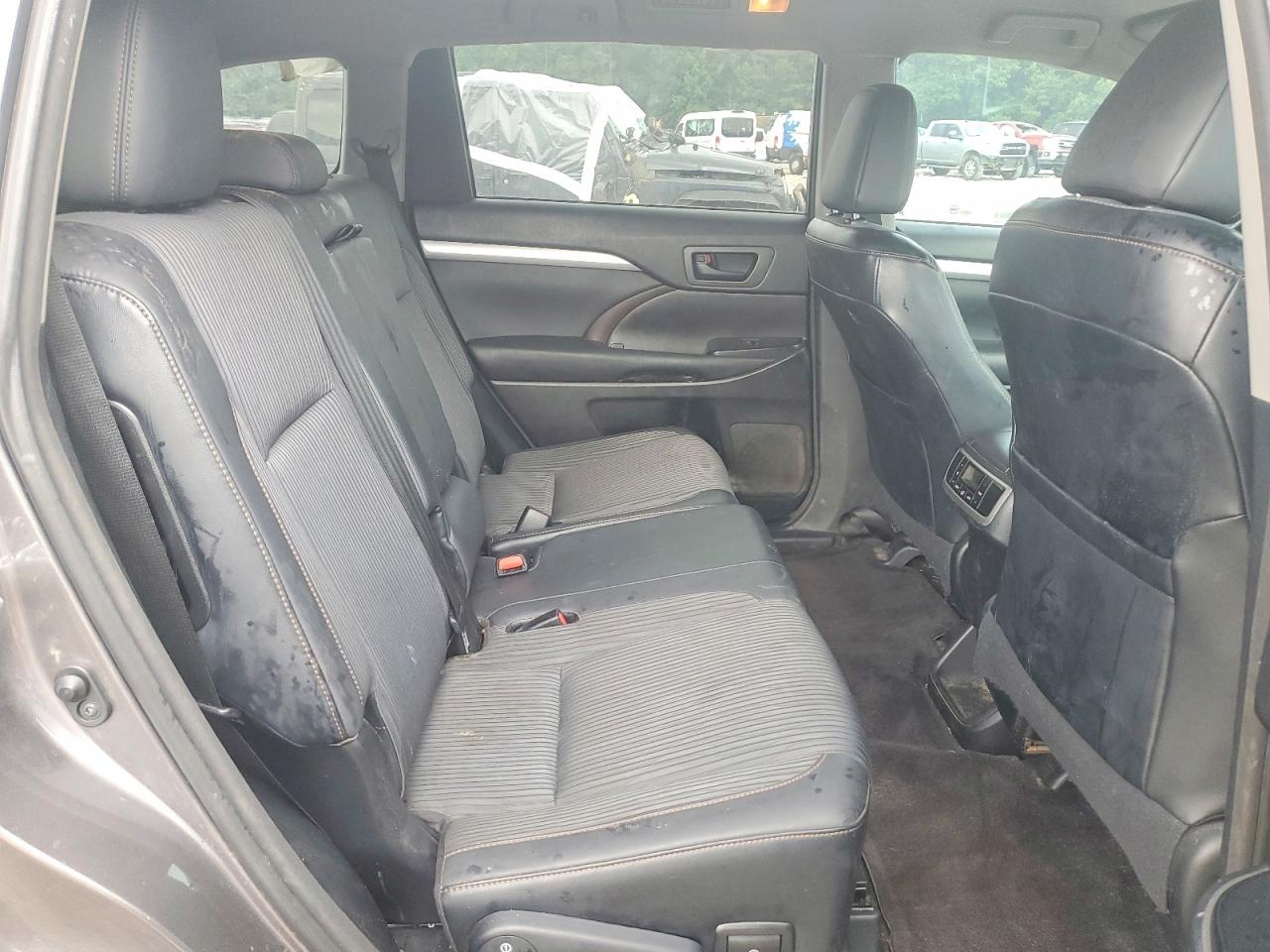 2015 Toyota Highlander Le Plus Gray vin: 5TDZKRFH7FS090868