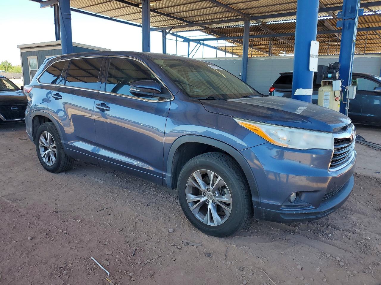2014 Toyota Highlander Le Plus Blue vin: 5TDZKRFH8ES034789